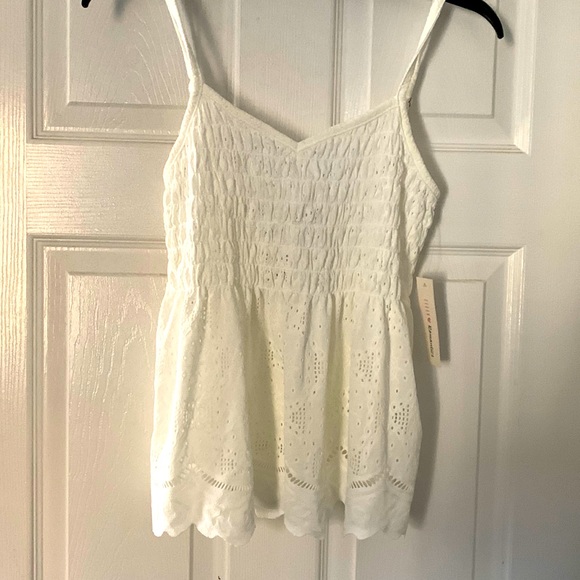 White eyelet ruffled tank top - Picture 1 of 1